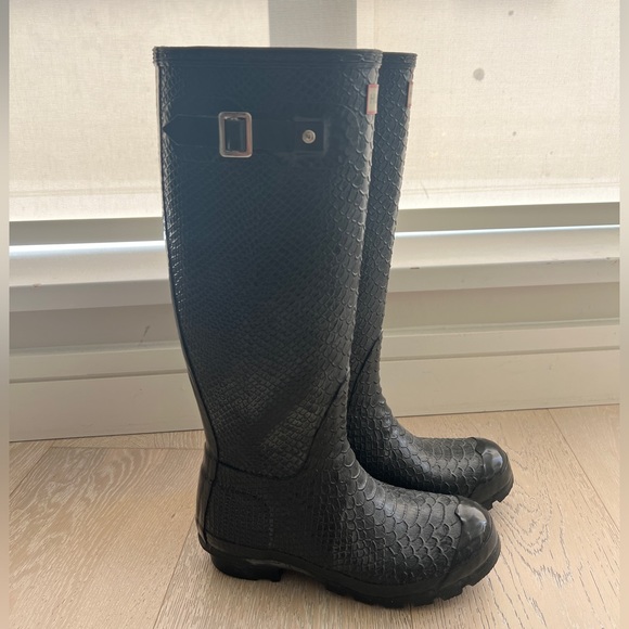 Hunter rain boots! - Picture 2 of 4